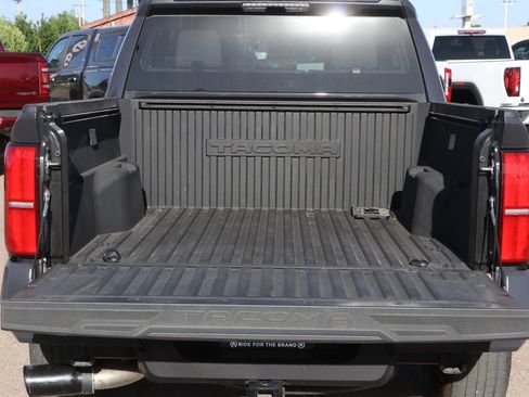 Used 2025 Toyota Tacoma SR5 AWD/4WD image 29