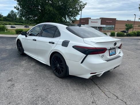 Used 2022 Toyota Camry XSE FWD image 4