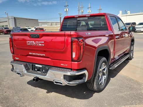 New 2026 GMC Sierra 1500 SLT image 4