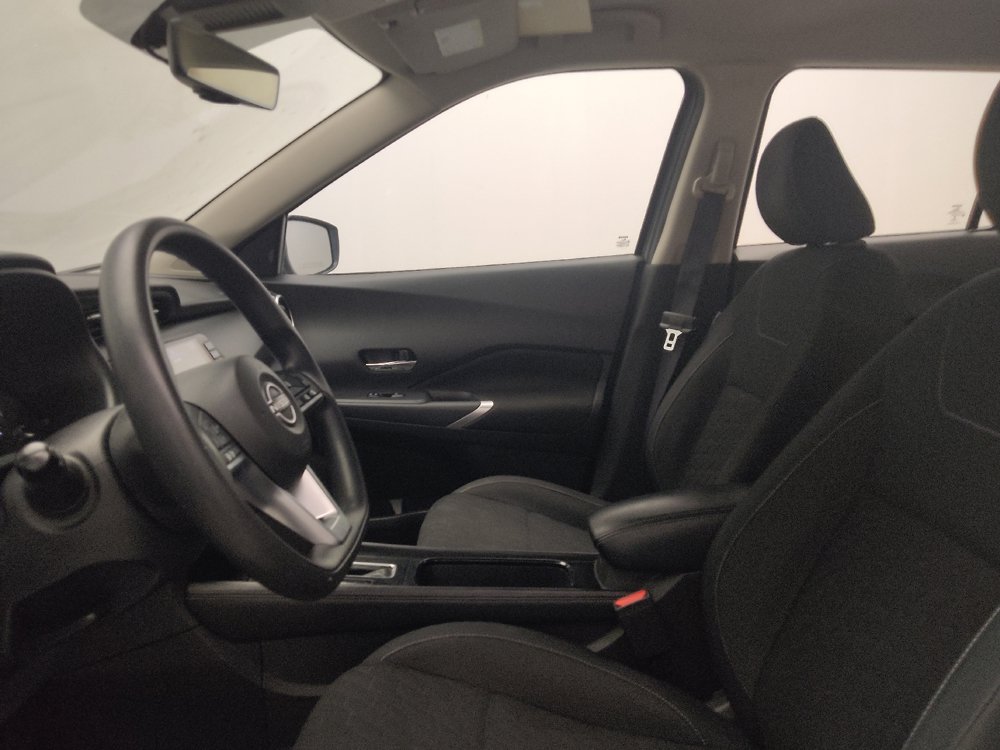 Used 2022 Nissan Kicks SV w/ Interior Electronics Package FWD image 17