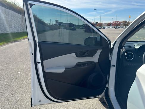 Used 2023 Hyundai Kona SEL FWD image 12