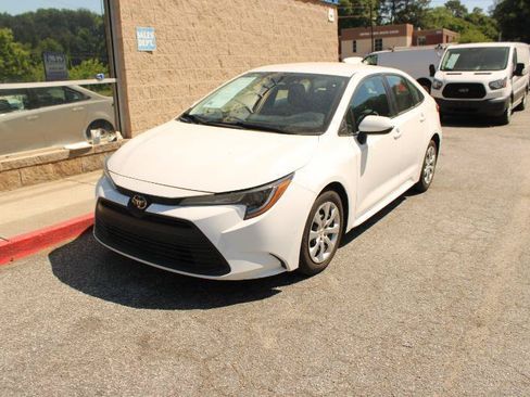 Used 2023 Toyota Corolla LE FWD image 4