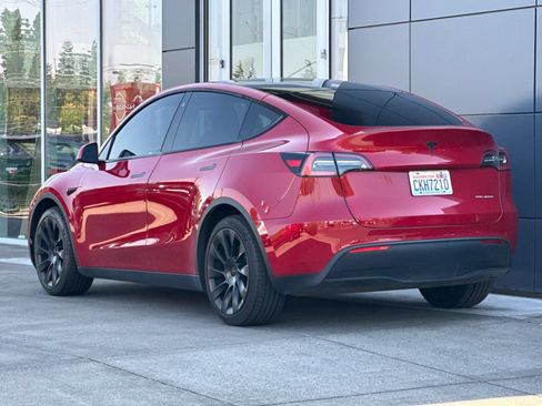Used 2020 Tesla Model Y Long Range AWD/4WD image 5