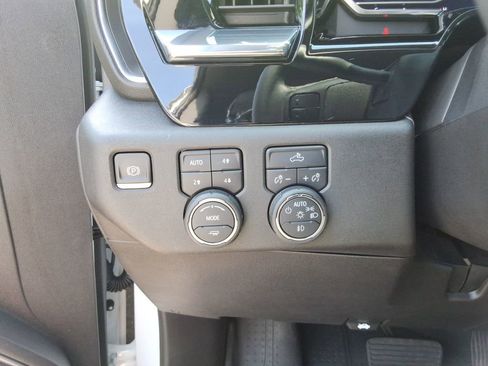 Used 2023 Chevrolet Silverado 1500 RST w/ Z71 Off-Road Package AWD/4WD image 37