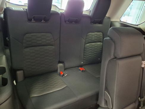 Used 2025 Nissan Pathfinder SV AWD/4WD image 14