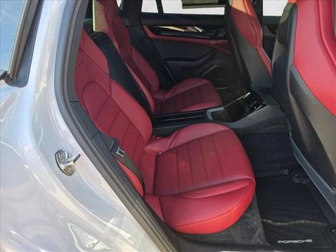 Used 2024 Porsche Panamera image 21