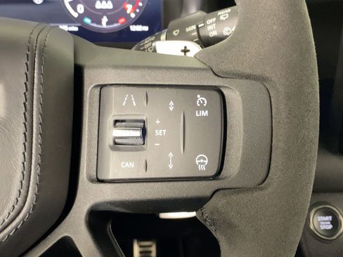 Used 2023 Land Rover Defender 110 V8 image 16