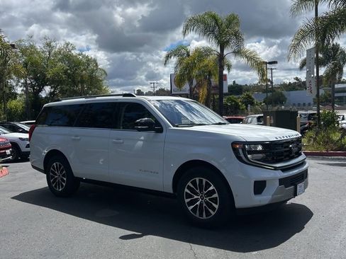 Used 2025 Ford Expedition Max Platinum AWD/4WD image 5