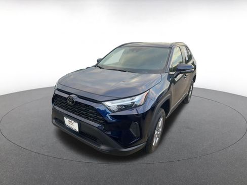Used 2025 Toyota RAV4 XLE image 7