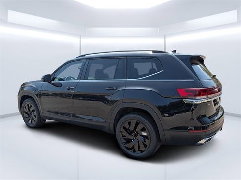 New 2026 Volkswagen Atlas SE image 5