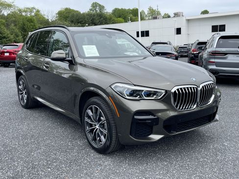 Used 2022 BMW X5 xDrive40i w/ M Sport Package AWD/4WD image 3