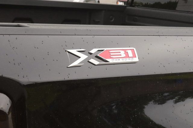 New 2025 GMC Sierra 1500 SLE AWD/4WD image 9
