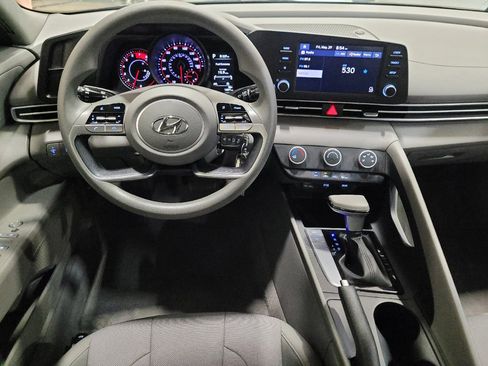 Used 2023 Hyundai Elantra SE FWD image 22