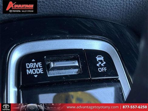 Certified 2023 Toyota Corolla SE image 32