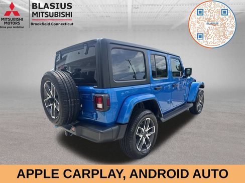 Used 2024 Jeep Wrangler Unlimited w/ Convenience Group AWD/4WD image 7
