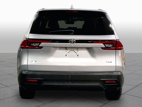 Used 2025 Toyota Grand Highlander AWD image 5