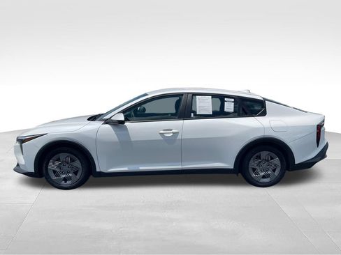 Used 2025 Kia K4 FWD image 2