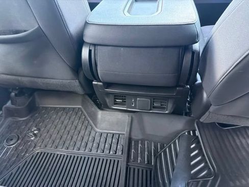 Used 2022 GMC Sierra 1500 Elevation AWD/4WD image 8
