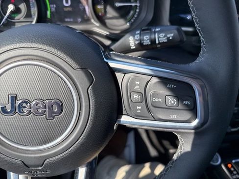 Used 2025 Jeep Wrangler Unlimited Sahara w/ Safety Group AWD/4WD image 35
