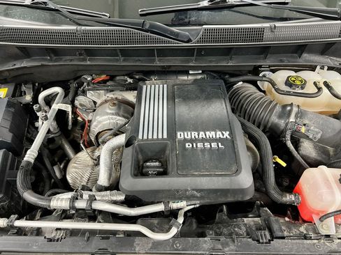 Used 2023 Chevrolet Silverado 1500 High Country w/ Z71 Off-Road Package image 24