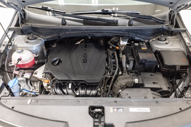 Used 2023 Kia Sportage LX AWD/4WD image 3