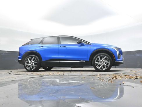 New 2026 Cadillac Optiq Luxury 1 image 43