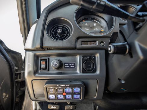 Used 1990 Toyota Land Cruiser AWD/4WD image 37