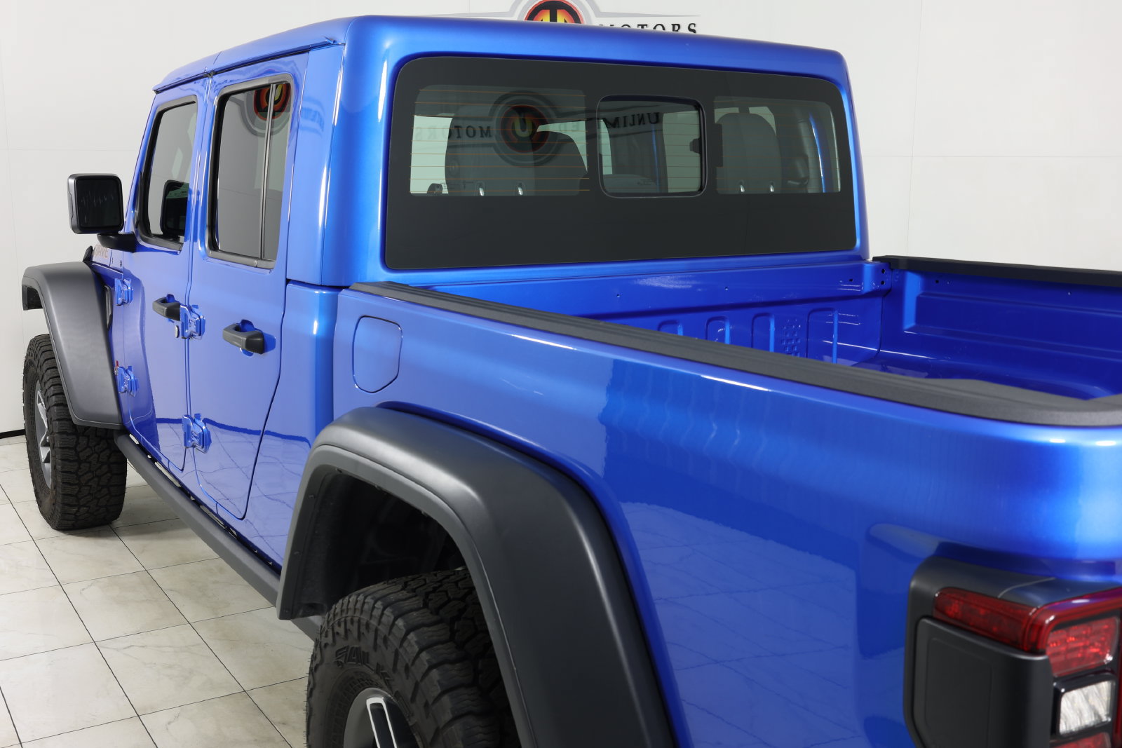 Used 2025 Jeep Gladiator Mojave w/ Convenience Group AWD/4WD image 43