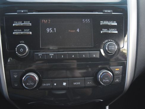 Used 2015 Nissan Altima 2.5 SV w/ Convenience Package FWD image 11