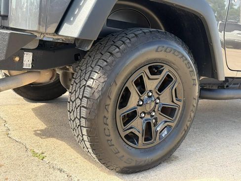 Used 2016 Jeep Wrangler Sport image 11