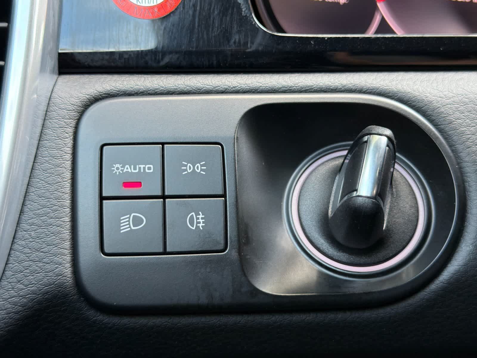Certified 2023 Porsche Cayenne AWD/4WD image 29