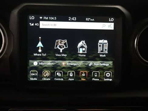 Used 2022 Jeep Wrangler Unlimited Sahara AWD/4WD image 18