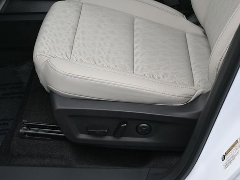 New 2026 Nissan Murano Platinum w/ Cargo Package AWD/4WD image 17