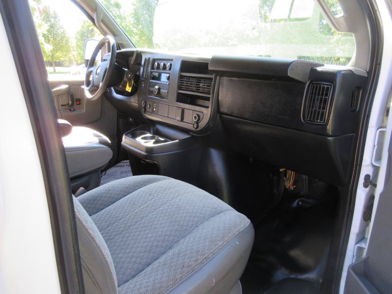 Used 2016 Chevrolet Express 3500 Extended RWD image 33