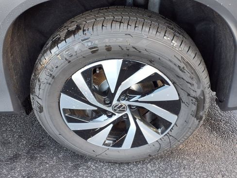 New 2025 Volkswagen Tiguan S image 10