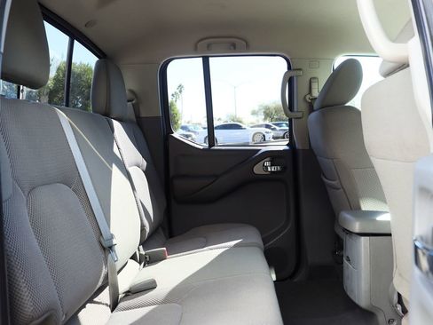 Used 2019 Nissan Frontier SV image 27