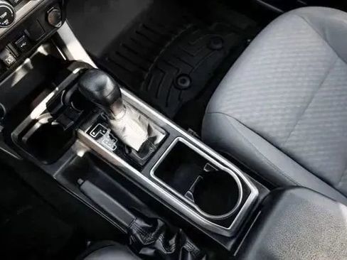 Used 2020 Toyota Tacoma SR5 image 35