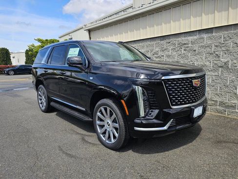 New 2026 Cadillac Escalade 4WD w/ LPO, Floor Liner Package image 10