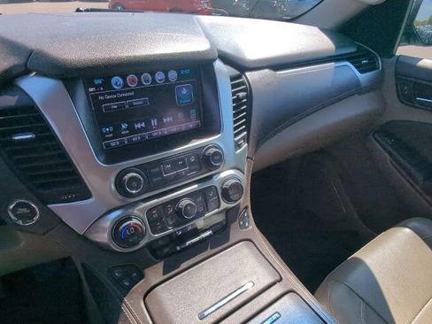Used 2018 Chevrolet Suburban Premier AWD/4WD image 17