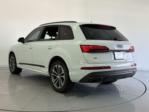 Certified 2026 Audi Q7 2.0T Premium w/ Convenience Plus Package AWD/4WD image 3