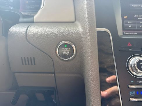 Used 2015 Lincoln Navigator 4WD image 23