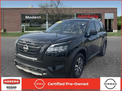 Certified 2024 Nissan Pathfinder SL w/ Black Appearance Package