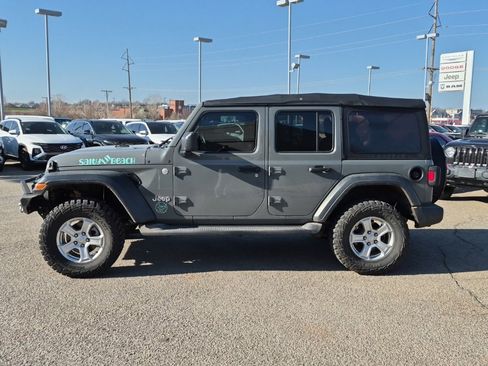 Used 2018 Jeep Wrangler Unlimited Sport image 5