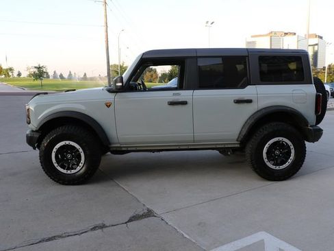 Used 2023 Ford Bronco Badlands AWD/4WD image 4
