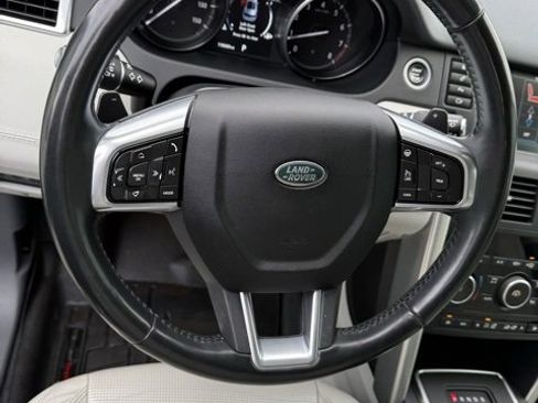 Used 2017 Land Rover Discovery Sport HSE image 18