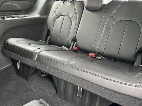 New 2026 Chrysler Pacifica Select image 37