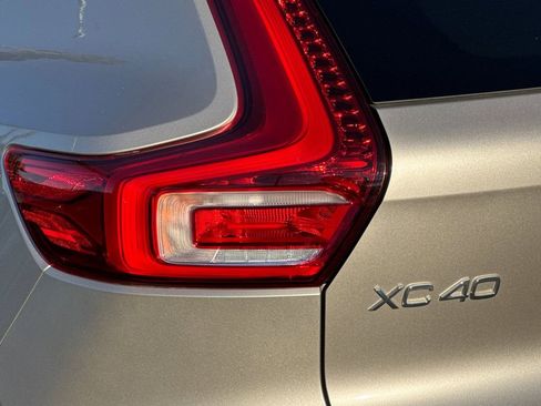 Certified 2023 Volvo XC40 Recharge Plus image 25