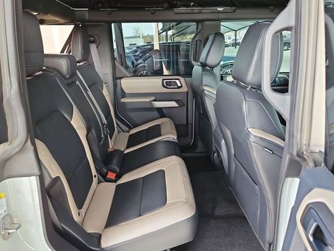 Used 2023 Ford Bronco Wildtrak image 26