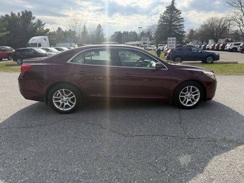 Used 2015 Chevrolet Malibu LT w/ Power Convenience Package FWD image 5