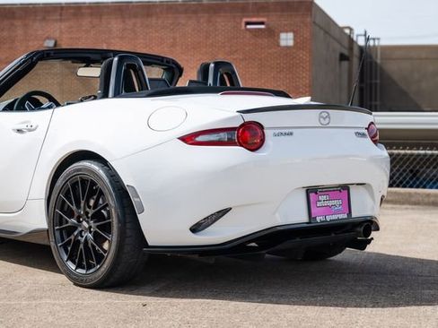 Used 2017 MAZDA MX-5 Miata Club w/ Brembo/BBS Package image 53